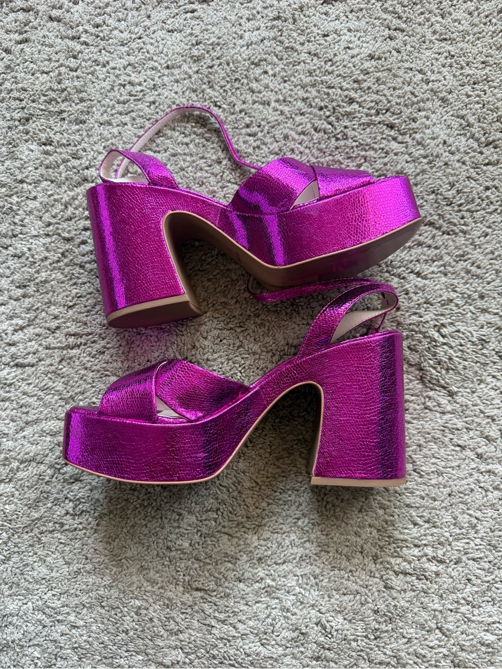 Dolce Vita fuschia metallic platform sandals size 8